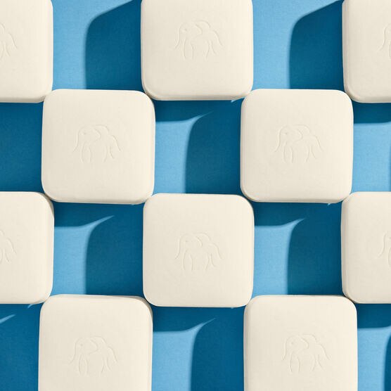 Limpador Facial Hidratante Em Barra Drunk Elephant Pekee Cleansing Bar Sephora